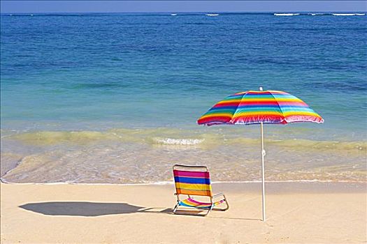 彩色,沙滩椅,伞,海岸线,热带沙滩,平静,波浪,洗,岸边,青绿色,水