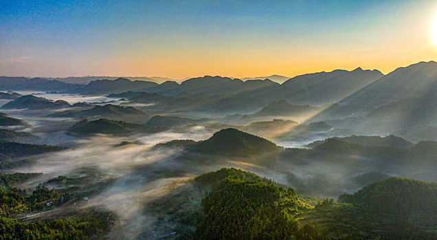 重庆酉阳,金秋时节,乡村清晨美不胜收