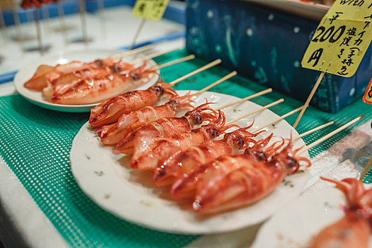 日本街头传统小吃烤鱿鱼