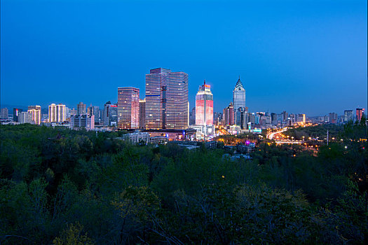 红山公园观景台拍摄乌鲁木齐时代广场cbd夜景