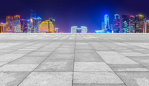 城市交通和杭州钱江新城建筑夜景