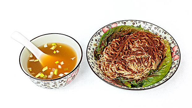 广东美食虾子面配汤