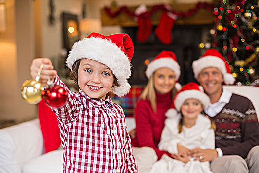 儿子,穿,圣诞帽,拿着,小玩意,正面,家庭