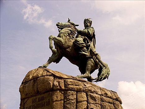 乌克兰,基辅,骑手,纪念,马,雕塑,蓝天,云,2004年