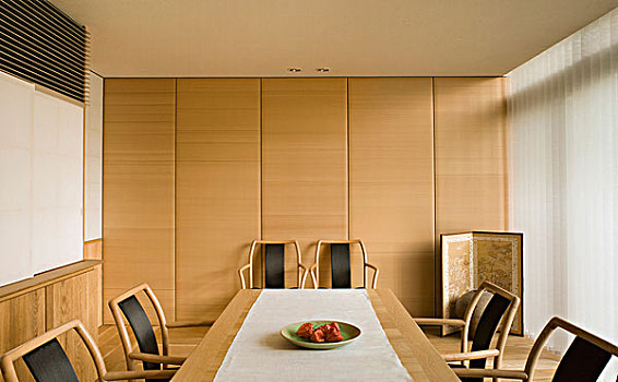 木桌子,椅子,现代,餐厅