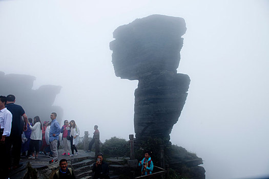 梵净山,佛教,弥勒,名胜,奇特,奇石,岩石,云雾,游人,贵州,旅游,景区