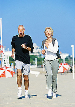 夫妻,慢跑,海滩,正面,全身
