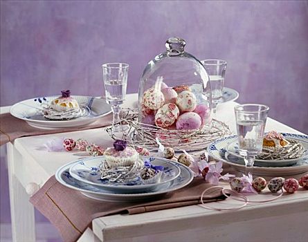 复活节餐桌,蛋糕,复活节彩蛋