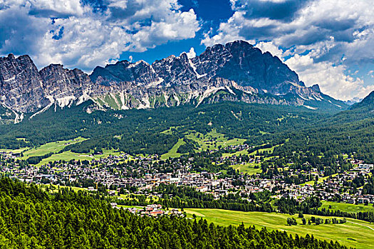 景色,俯视,胜地,城镇,壮观,山,白云岩,背景,南阿尔卑斯山,区域,意大利