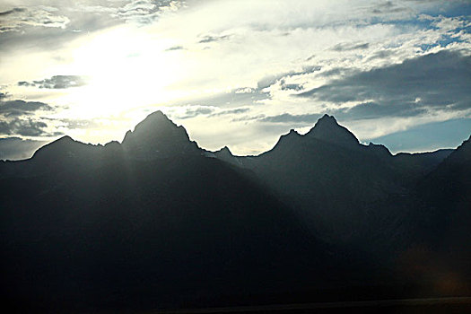 大提顿国家公园,大提顿山,大提顿峰,蛇湖,珍尼湖,杰克森湖,蒸汽,雾气,草原,草地,蓝天,水,河流,岩石,山,黑松树,黄石国家公园,北美洲,美国,怀俄明州,风景,全景,文化,景点,旅游