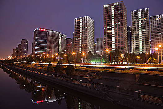 cbd道路夜景