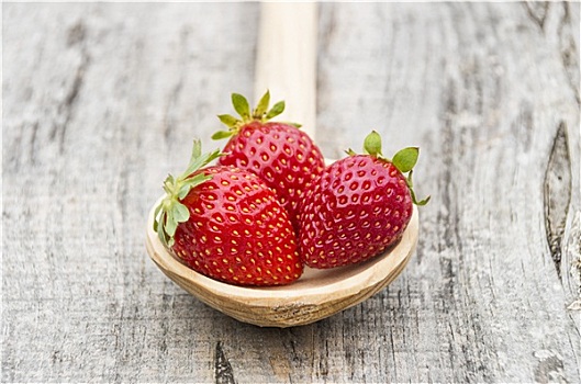 草莓,木勺