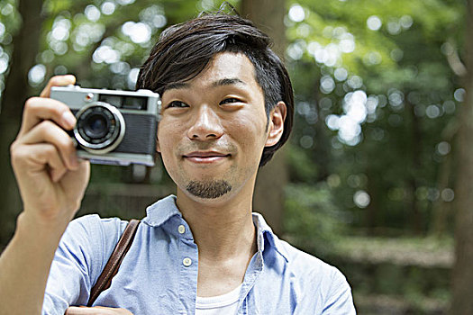 一个,男人,京都,公园,拿着,相机,拍照