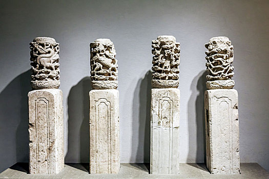 南京博物院明代早期石雕龙纹柱头
