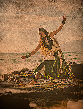 图像,女人,草裙舞,跳舞,沿岸,石头,穿,传统服装,毛伊岛,夏威夷,美国