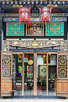 传统建筑中式门窗,山西平遥古城民居