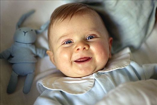 肖像,婴儿,微笑,床上,蓝色,毛绒玩具
