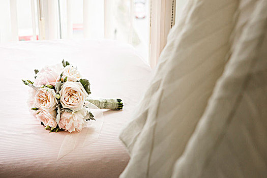 新娘手花,床,靠近,悬挂,婚纱