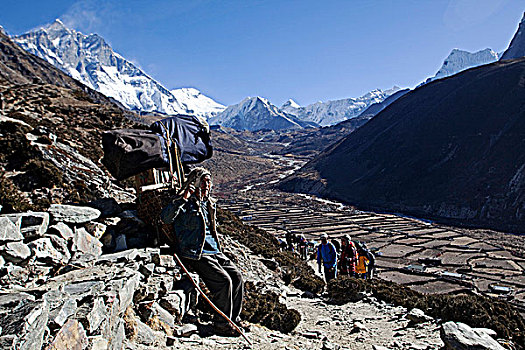 尼泊尔,珠穆朗玛峰,区域,昆布,山谷,长途旅行者,上面,陡峭,攀登,靠近,岛屿,顶峰,跋涉