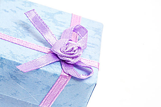 特写,蓝色,礼盒,紫色,丝带,白色背景,背景