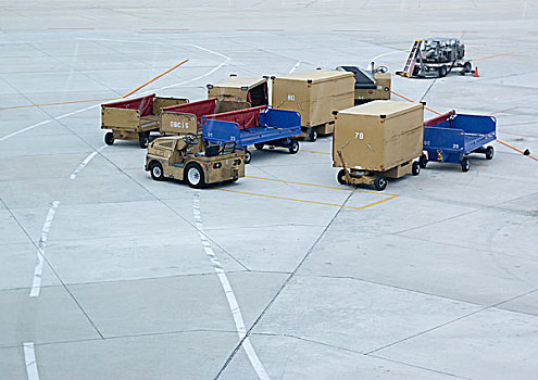 行李,卡车,机场跑道