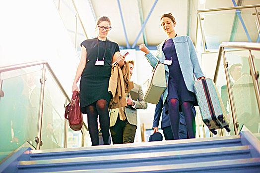 职业女性,向下,机场,楼梯