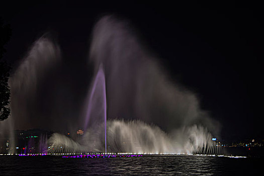 西湖夜景喷泉