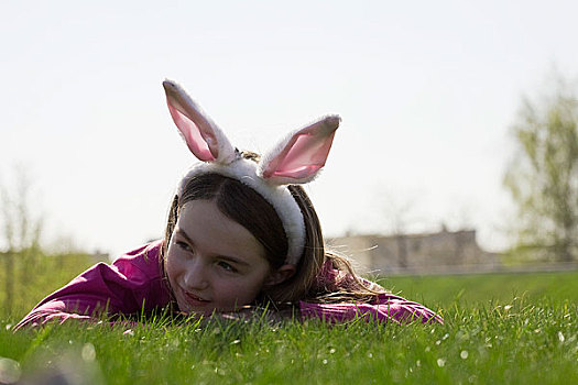 女孩,穿,兔耳,躺下,草地