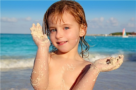 金发,小女孩,玩,海滩,展示,沙