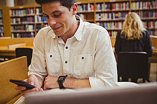 微笑,学生,智能手机,图书馆