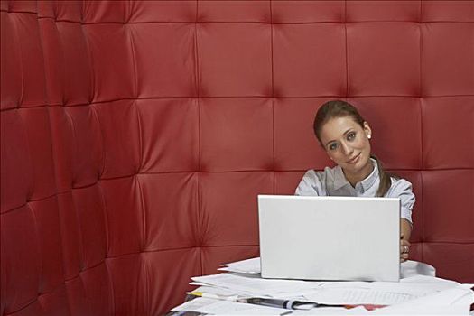 职业女性,工作,桌子,红色,座椅