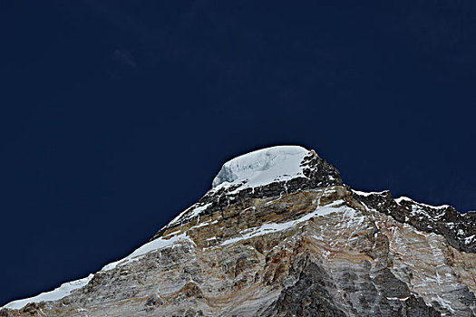 蓝天白云雪山高原