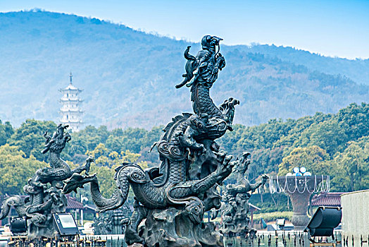 灵山梵宫龙纹雕像建筑景观