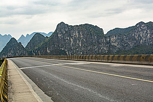 山地公路速度与激情