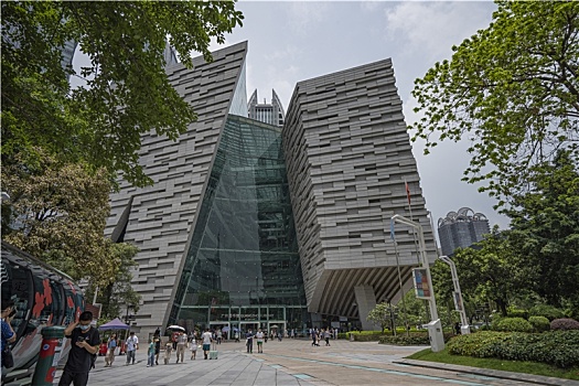 羊城广州图书馆珠江新城馆区现代化的公共设施