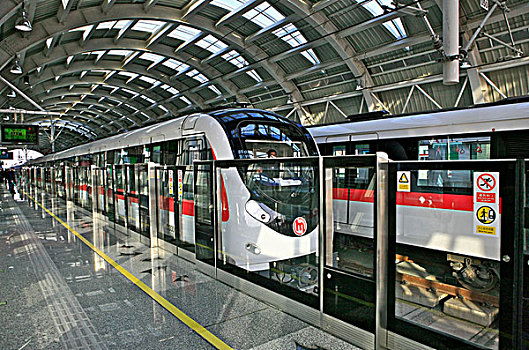 杭州地铁高架站台