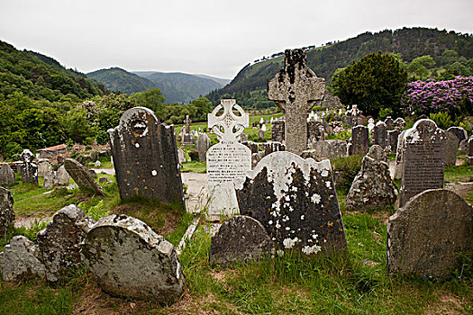 爱尔兰,墓地