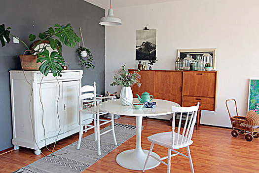 圆,桌子,高脚椅,就餐区,白色,旧式,柜子,复古,餐具柜