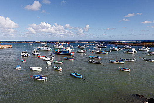 渔港,兰索罗特岛,加纳利群岛,西班牙,欧洲