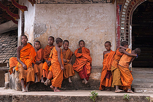 僧侣,新信徒,正面,佛教,寺院,靠近,山村,钳,金三角,缅甸,亚洲
