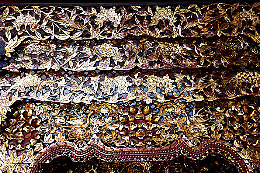 重庆市渝北区民俗村古典床床额木雕艺术