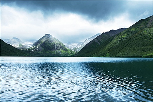 高山湖