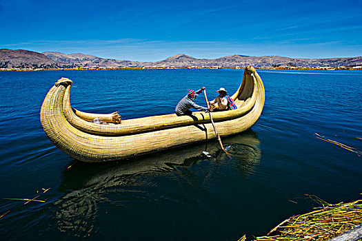 两个,本地居民,划船,传统,船,芦苇,提提卡卡湖,南方,秘鲁,南美