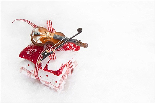 三个,豆,包,丝带,小提琴,白色背景,背景,圣诞节