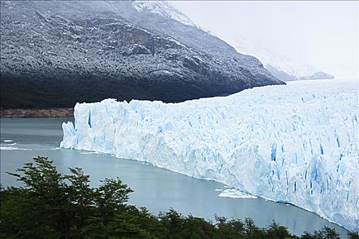 莫雷诺冰川,洛斯格拉希亚雷斯国家公园,阿根廷