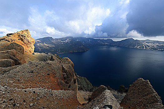 长白山天文峰火山熔岩