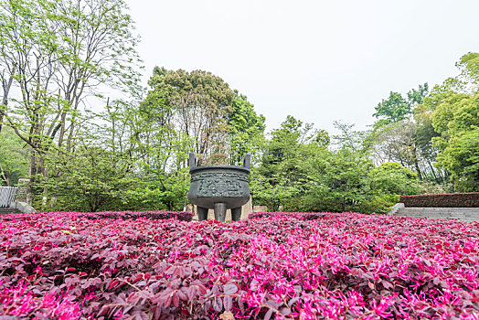 中国江苏南京雨花台景区的雨花宝鼎