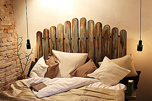 双人床,床头板,栅栏