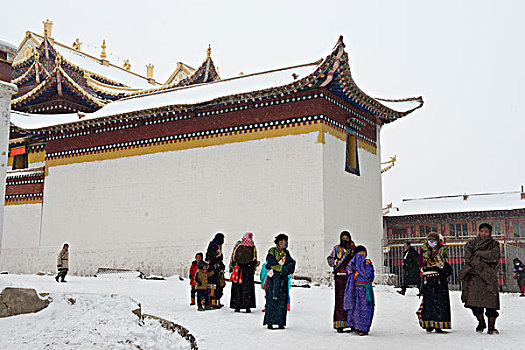 甘肃甘南地区,郎木寺,藏传佛教圣地,藏民服饰,徐学哲摄影,尼康,年,月