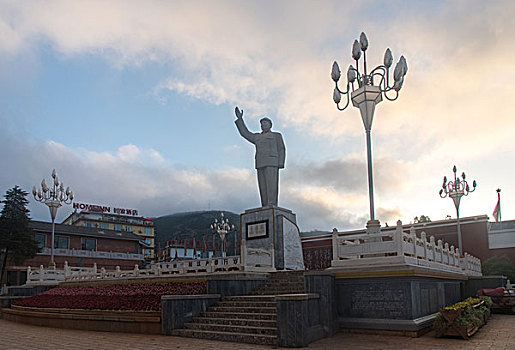 丽江红太阳广场